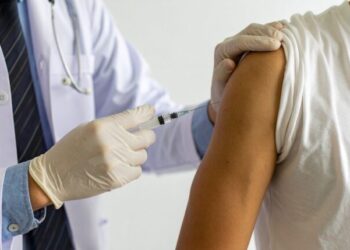 流感進入流行期，疫苗提早打才有保護！公費流感疫苗第二階段將開打