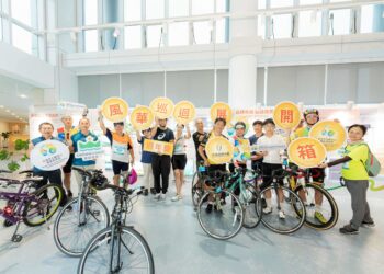 超過400位騎士秋遊北觀處「極北點富貴角燈塔自行車騎遊」活動 「觀光署風華巡迴展」同步登場