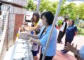 抵禦腸病毒傳染　張麗善進校園帶頭示範正確洗手