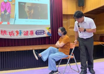銀髮族群遠離「骨肌減少症候群」　嘉市辦講座呼籲骨力肌力一起顧