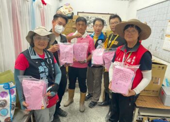 新北藥師公會送「護你包」進災區  楊華美：關心災民健康義行可風