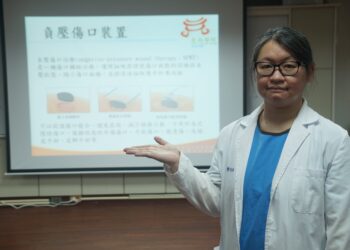 台南醫院醫師曾琬玲讓病患使用負壓傷口裝置改善植皮術後照顧品質