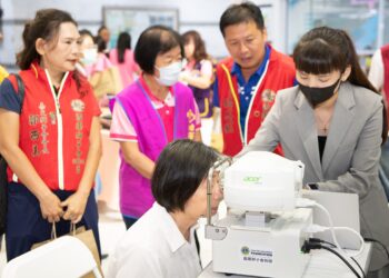 AI智慧助攻！國際獅子會捐贈嘉市AI眼底儀　守護糖尿病患視力健康