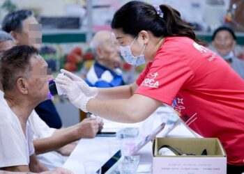 嘉義市導入智慧口腔照護科技　5秒檢測牙菌斑守護長者口腔健康