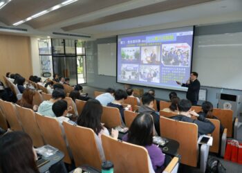 《醫療希望在花蓮》 林欣榮在北醫大分享東臺灣醫療特色