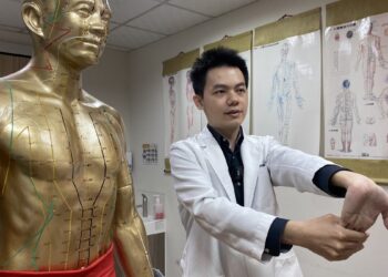 上班族常年打電腦罹患腕隧道症候群 求診員榮中醫部針炙治療一個月痊癒
