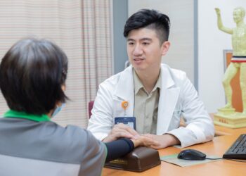更年期女性長期偏頭痛影響生活品質 中醫調理助改善