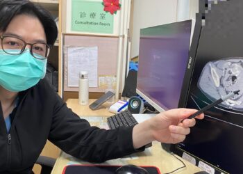 工地意外僅喊腿痛　檢查竟是腸系膜大出血 急診醫師揭「姿勢痛」致命警訊