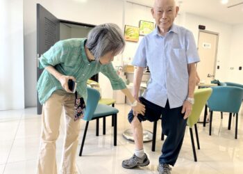 92高齡阿公白內障　信賴眼科施妙術　多焦水晶體煥新生　閱報不用放大鏡