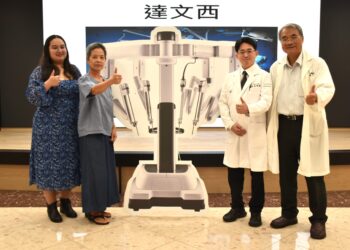 婦人卵巢腫瘤大如籃球 達文西結合單孔腹腔鏡傷口不到3公分