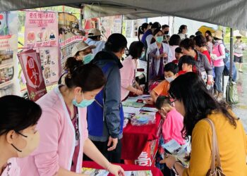 北榮蘇澳分院舉辦醫療長照成果展 民眾熱情參與並提前歡度母親節