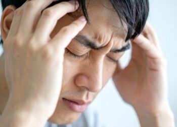 「耳石脫落」大約在冬季,原來與維生素D缺乏有關? 醫解「5大」症狀!