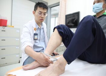 走沒幾步就痠痛？ 恐是血管阻塞最嚴重可能截肢