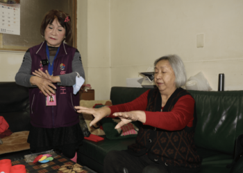 佈老時間銀行2.0升級 238位志工助長輩健康復健 服務時數破2萬小時