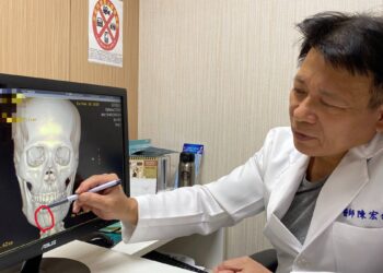 兩歲孩往媽媽鼻子一撞鼻骨竟斷了 醫師呼籲：顏面受傷把握黃金治療期