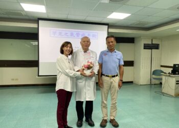 82歲國寶醫師吳明和教授操刀切除罕見氣管腫瘤救回兩條生命