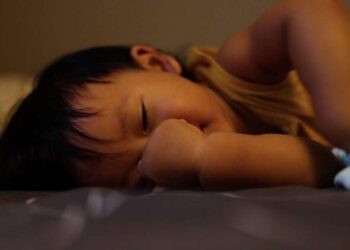 小孩睡不好全家都受累！兒童睡眠檢查是什麼？ 醫提檢查「3要」、「3不要」