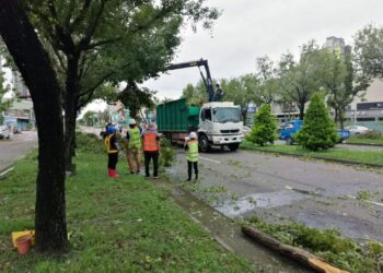 停班日開門診信賴眼科顧好大家的眼睛 風災善後不要急賴麗如籲主婦戴護目鏡