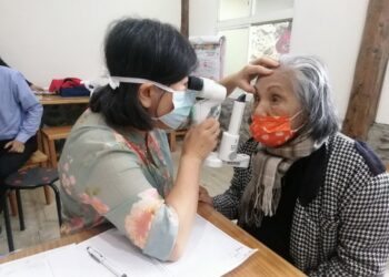 阿里山聯合義診　來吉村阿公阿嬤排隊看醫生