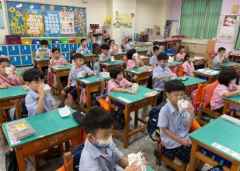 施行「班班喝鮮奶」政策　嘉市學童成長「鈣」均衡