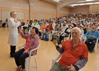新北市社會局舉辦晚美人生講座 李嘉富醫師分享抗老與腦心保養術
