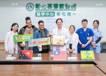 30歲外國女飛越半個地球遠渡重洋求醫 總院長精準醫術、患者破涕為笑